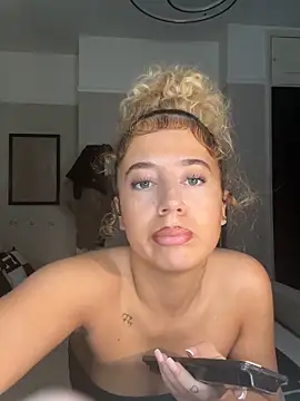 Snapshot of Aurorajadex chatting on October 7, 2:43 pm Aurorajadex online show from October 7, 2:43 pm