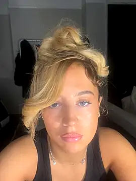 Snapshot of Aurorajadex chatting on October 21, 3:38 pm Aurorajadex online show from October 21, 3:38 pm