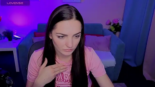 MyEllaLuvs online show from October 4, 8:13 pm