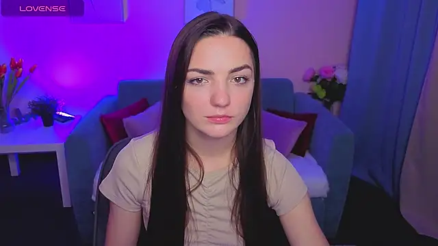 MyEllaLuvs online show from October 5, 8:25 pm