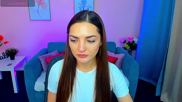 MyEllaLuvs online show from September 25, 8:17 pm