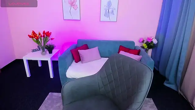 MyEllaLuvs online show from September 17, 8:18 pm