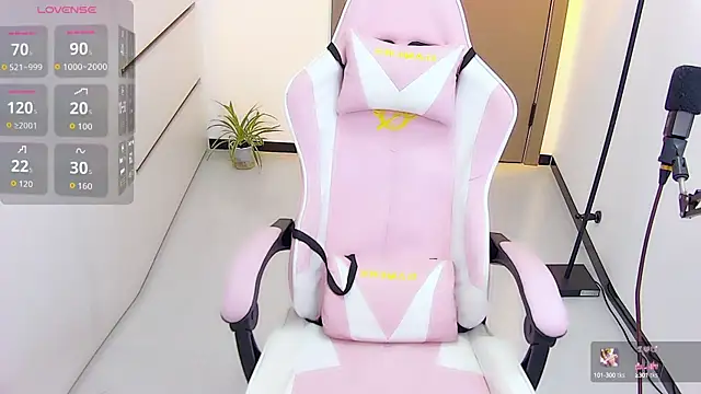 Snapshot of Fioriy66 chatting on September 27, 2:02 pm Fioriy66 online show from September 27, 2:02 pm