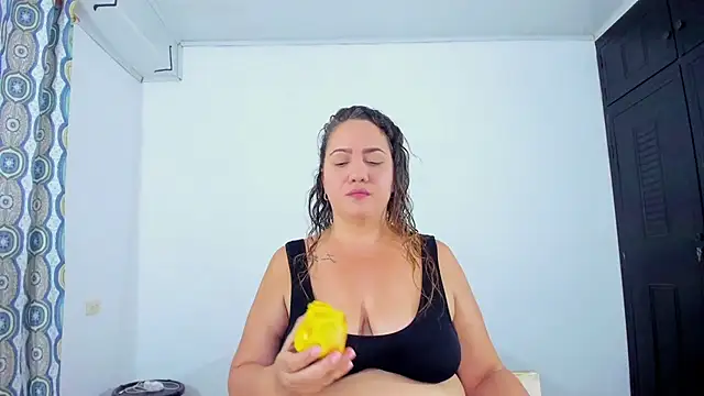 caamii foxx online show from November 4, 6:46 pm