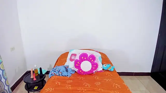 caamii foxx online show from October 9, 1:37 pm