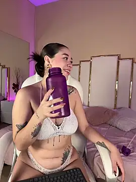 Sofi Rayo online show from September 18, 1:09 pm