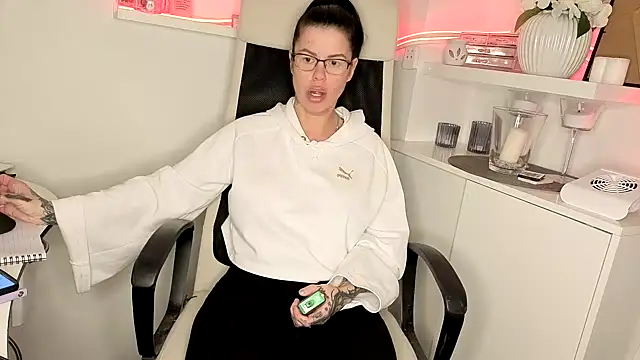 sexygilf82 online show from March 25, 9:06 pm