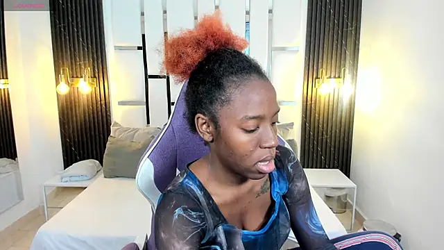  emma willliams  online show from November 12, 1:53 pm