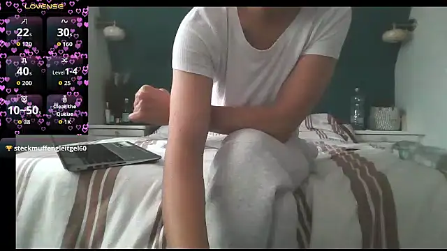 Snapshot of Magical_Milf_MelissaXX chatting on October 28, 11:05 am Magical Milf MelissaXX online show from October 28, 11:05 am