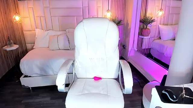 Snapshot of DulceGreem chatting on October 21, 11:47 am DulceGreem online show from October 21, 11:47 am