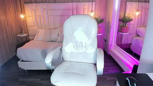 Snapshot of DulceGreem chatting on October 16, 11:57 am DulceGreem online show from October 16, 11:57 am