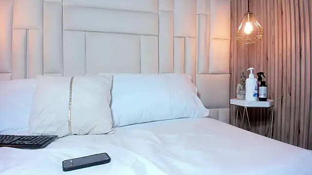 Snapshot of DulceGreem chatting on October 31, 12:09 pm DulceGreem online show from October 31, 12:09 pm