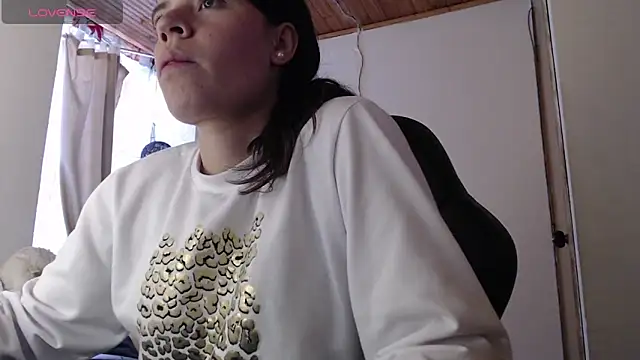 Skylar Serenity online show from November 6, 8:48 pm