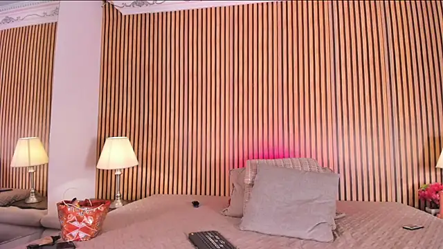 keeyla stone online show from October 4, 9:30 pm