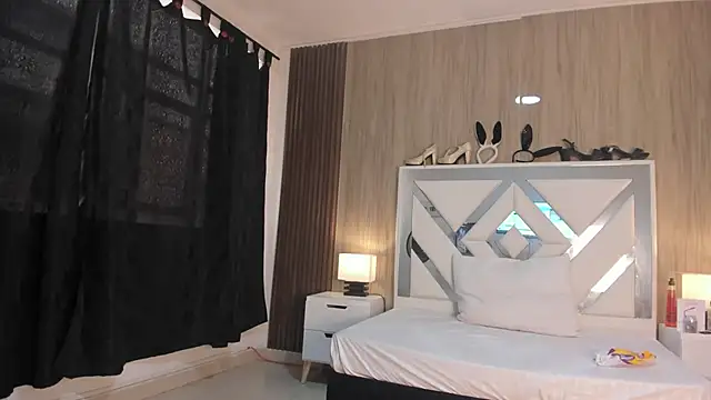 VanessaHard as online show from December 2, 7:49 pm