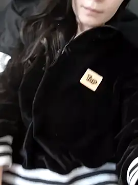 Snapshot of DragonFoxie chatting on October 27, 7:26 am DragonFoxie online show from October 27, 7:26 am