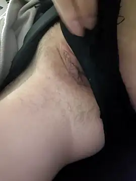 Snapshot of DragonFoxie chatting on October 6, 4:23 pm DragonFoxie online show from October 6, 4:23 pm