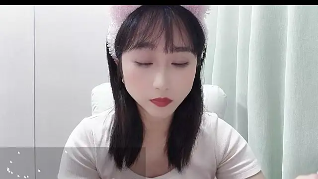 Snapshot of Honeysexy-1 chatting on October 20, 12:52 pm Honeysexy-1 online show from October 20, 12:52 pm