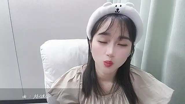 Snapshot of Honeysexy-1 chatting on October 31, 3:27 pm Honeysexy-1 online show from October 31, 3:27 pm