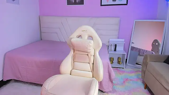 Snapshot of fressittalove01 chatting on September 19, 3:00 pm fressittalove01 online show from September 19, 3:00 pm