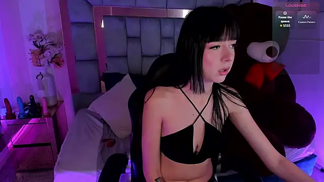 lisa nozukii online show from September 9, 6:19 pm