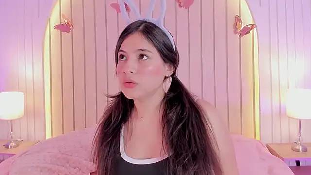 Snapshot of ameliiaa_smith chatting on October 17, 2:26 am ameliiaa smith online show from October 17, 2:26 am