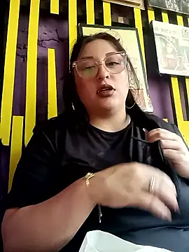 megan fox5 online show from October 28, 9:19 pm