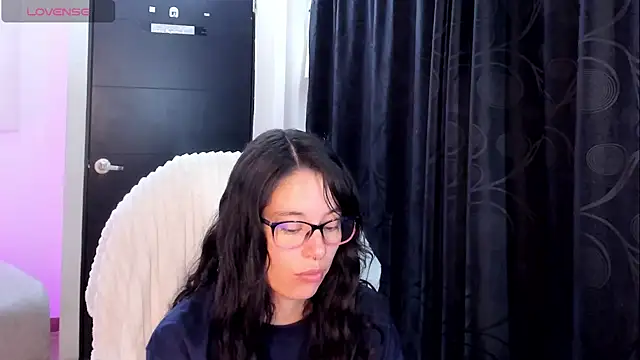 Snapshot of Samantha_blow chatting on October 4, 4:40 am Samantha blow online show from October 4, 4:40 am