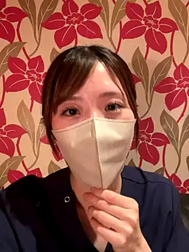 mei chan a online show from September 18, 1:31 pm