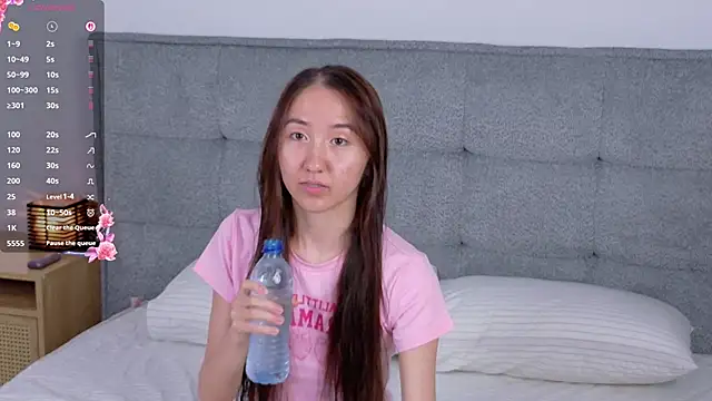 Snapshot of ada_di chatting on September 18, 6:12 am ada di online show from September 18, 6:12 am