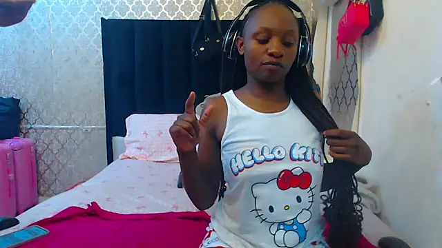 Snapshot of LonelyQueenxx25 chatting on October 19, 8:55 pm LonelyQueenxx25 online show from October 19, 8:55 pm