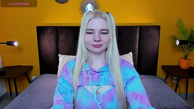 RuthBryant online show from December 19, 12:37 am