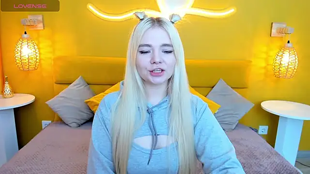 RuthBryant online show from October 17, 8:28 am