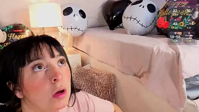 Snapshot of MeganAdamms chatting on October 14, 2:19 pm MeganAdamms online show from October 14, 2:19 pm