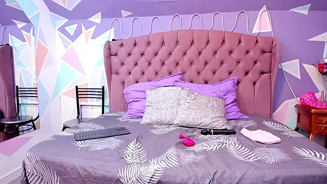 Snapshot of ZaharaSkylar chatting on September 19, 12:04 pm ZaharaSkylar online show from September 19, 12:04 pm