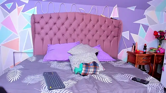 Snapshot of ZaharaSkylar chatting on September 26, 12:03 pm ZaharaSkylar online show from September 26, 12:03 pm