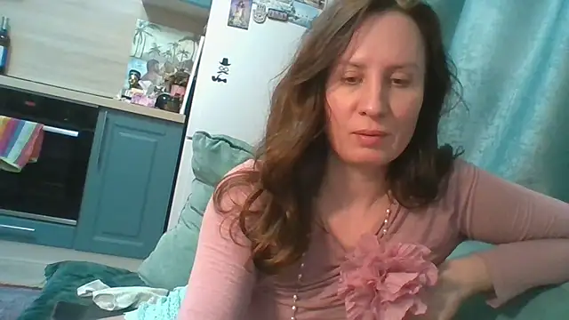 ALICAINWONDERLAND online show from April 16, 8:08 pm