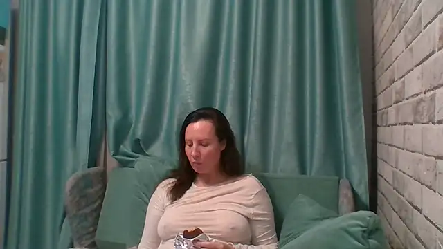 ALICAINWONDERLAND online show from November 22, 8:22 pm