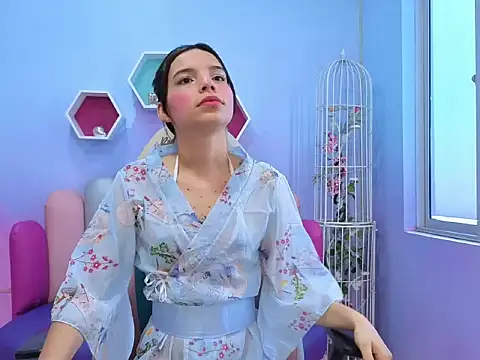 Issa Skinny  online show from September 18, 11:42 am