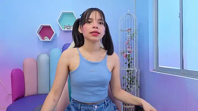 Issa Skinny  online show from October 16, 11:57 am