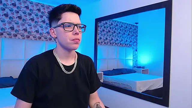 SpencerMontgomery online show from October 29, 7:38 pm