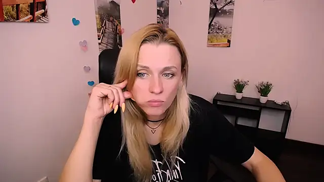 PeppyMia online show from September 30, 6:52 am