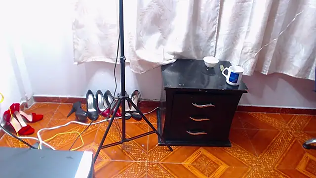 Aliizz ds online show from December 1, 10:56 pm