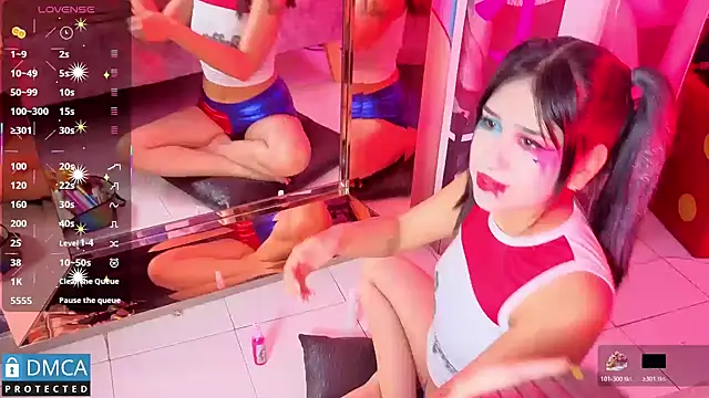 Snapshot of sofia_sstone chatting on October 31, 11:47 am sofia sstone online show from October 31, 11:47 am