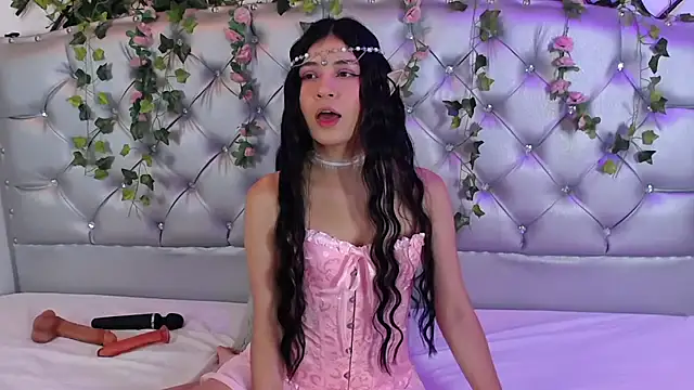 Snapshot of _SPECTRA chatting on October 30, 3:02 pm  SPECTRA online show from October 30, 3:02 pm