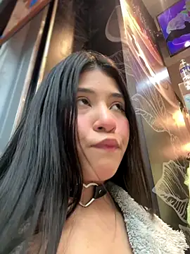 Snapshot of _SPECTRA chatting on October 23, 8:15 pm  SPECTRA online show from October 23, 8:15 pm