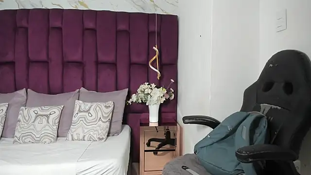 cloe spencerr online show from December 16, 4:57 pm