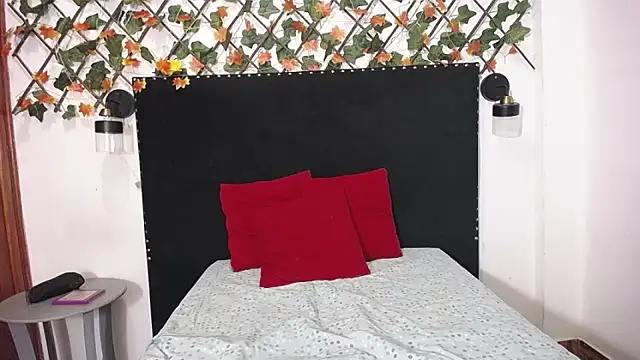 vzoeycooper online show from November 5, 1:55 am