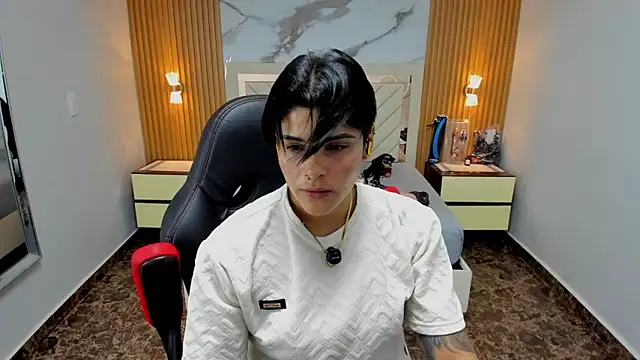 KAROLLJONES1 online show from January 5, 7:28 pm