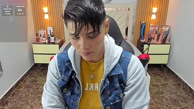 KAROLLJONES1 online show from September 30, 2:50 am